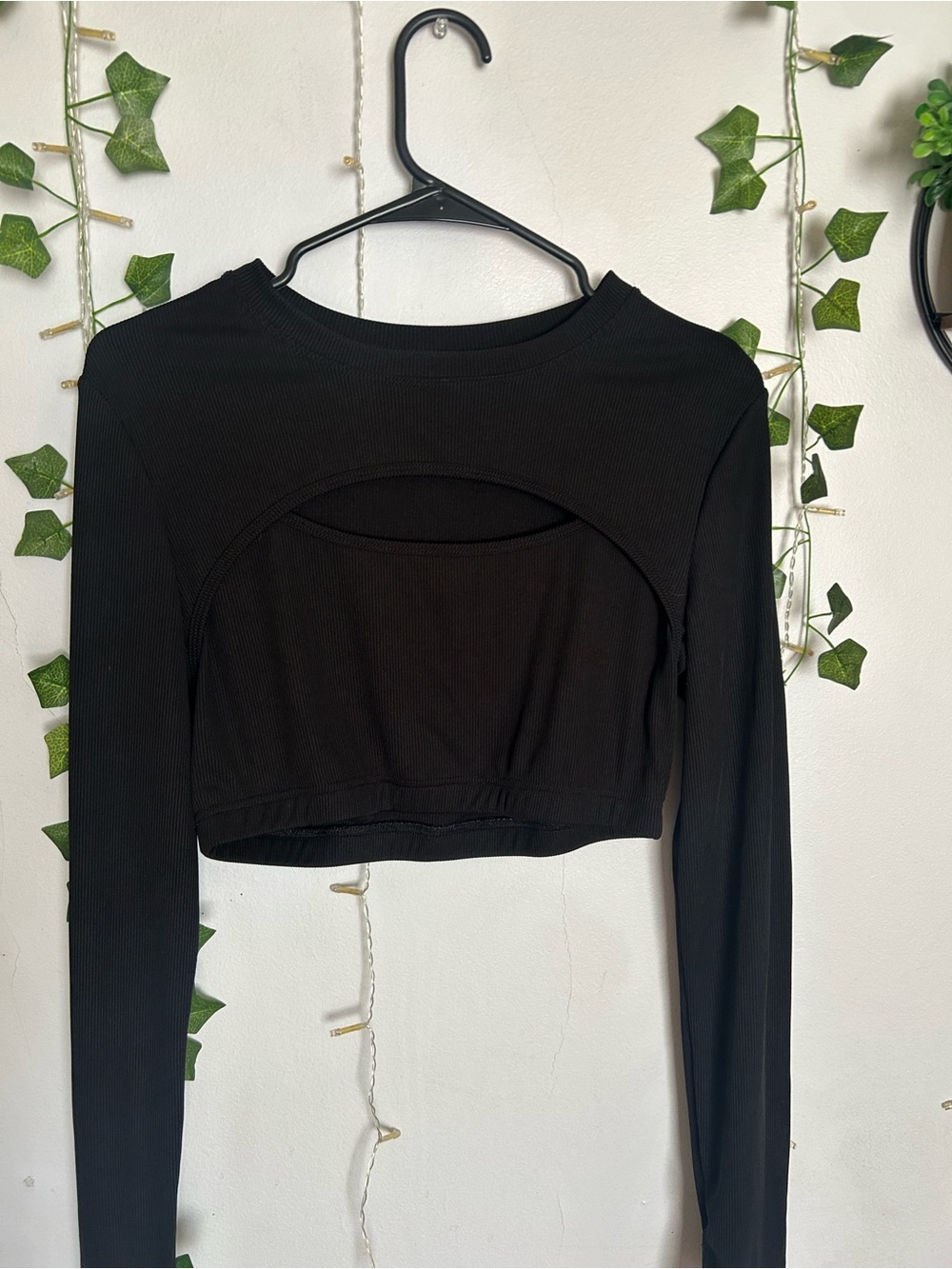 SHEIN Black Long-Sleeve Cropped Cutout Top
